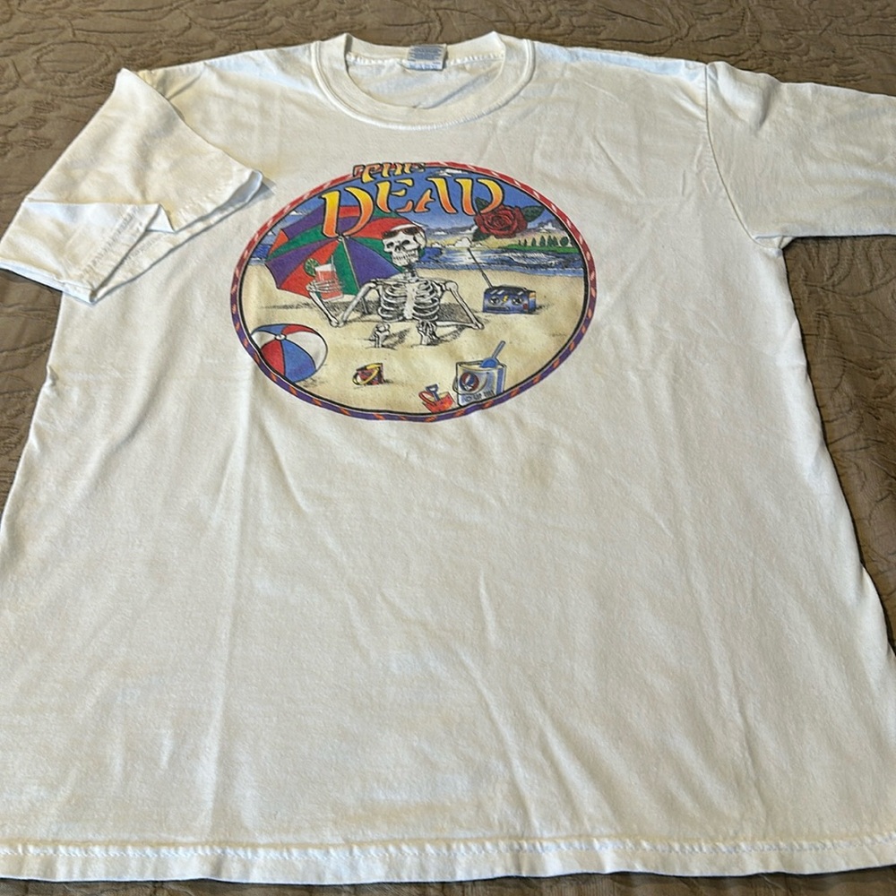 The Dead from Grateful Dead men’s tshirt. L